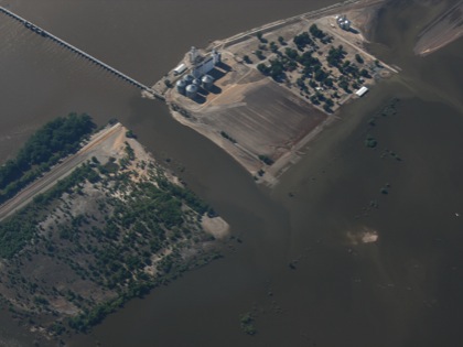 broken levee illinois missouri border cessna 182
